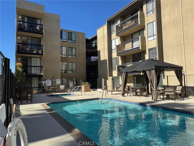 7320 Hawthorn Avenue 312, Los Angeles, CA 90046