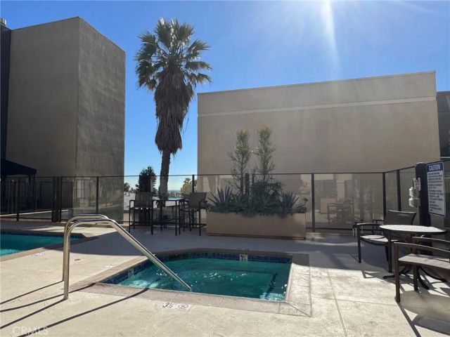 7320 Hawthorn Avenue 312, Los Angeles, CA 90046