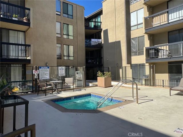 7320 Hawthorn Avenue 312, Los Angeles, CA 90046