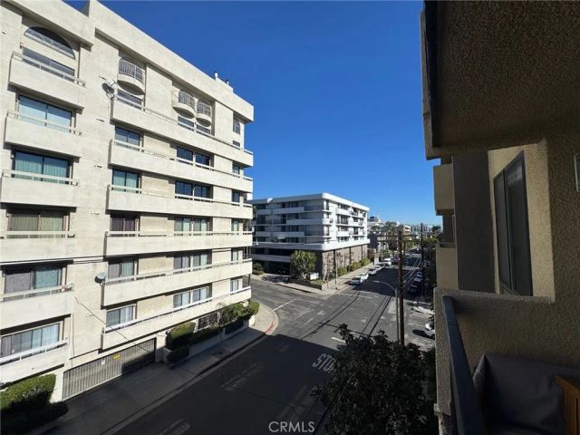 7320 Hawthorn Avenue 312, Los Angeles, CA 90046