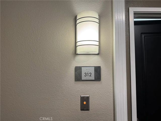 7320 Hawthorn Avenue 312, Los Angeles, CA 90046