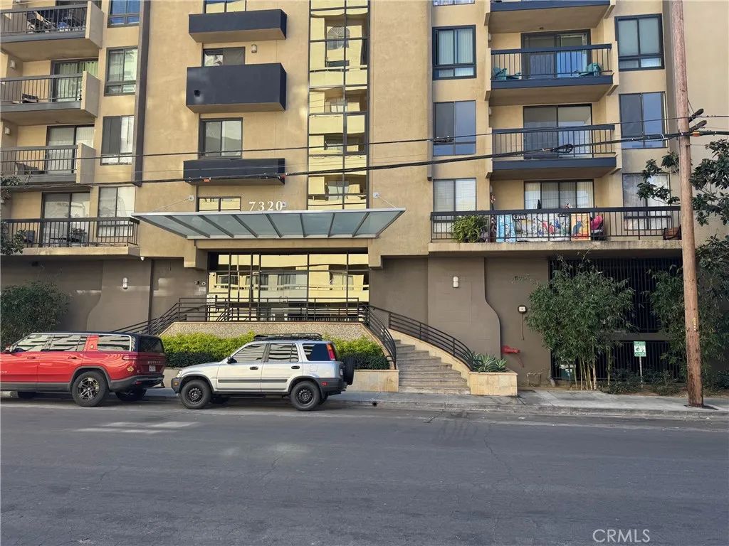 7320 Hawthorn Avenue 312, Los Angeles, CA 90046