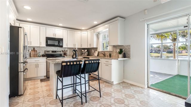 12134 NW 35th St, Sunrise, FL 33323