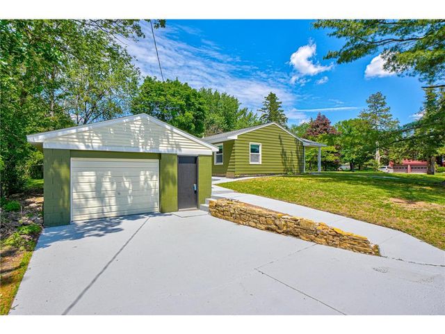 1109 Saint Croix Heights, Hudson, WI 54016