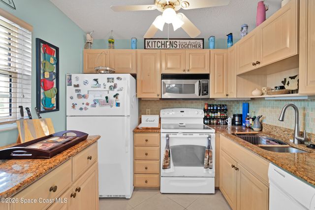 5 Vista Gardens Trail 202, Vero Beach, FL 32962