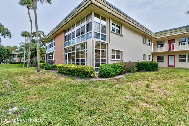 5 Vista Gardens Trail 202, Vero Beach, FL 32962