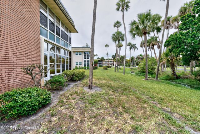 5 Vista Gardens Trail 202, Vero Beach, FL 32962