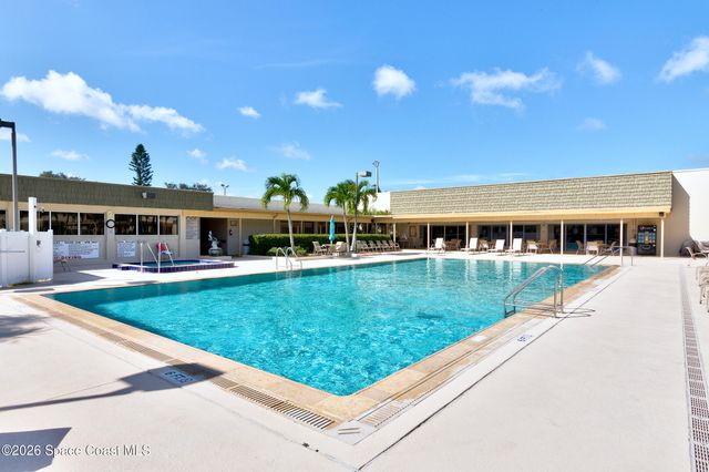 5 Vista Gardens Trail 202, Vero Beach, FL 32962