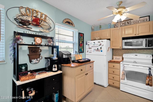5 Vista Gardens Trail 202, Vero Beach, FL 32962
