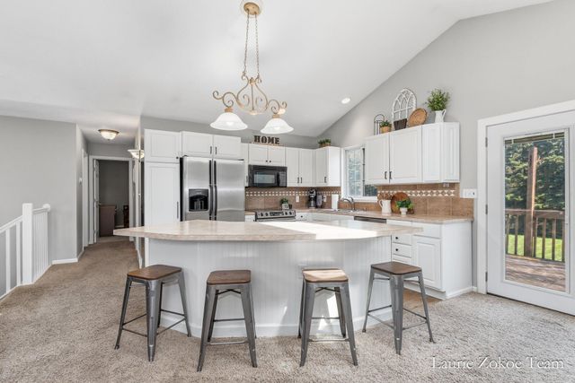 11302 8th Avenue Nw, Tallmadge Twp, MI 49534