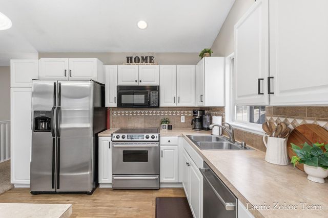 11302 8th Avenue Nw, Tallmadge Twp, MI 49534