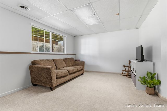 11302 8th Avenue Nw, Tallmadge Twp, MI 49534