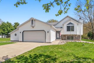 11302 8th Avenue Nw, Tallmadge Twp, MI 49534