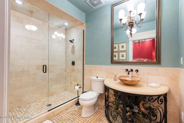 1604 Cherokee Rd 4, Louisville, KY 40205