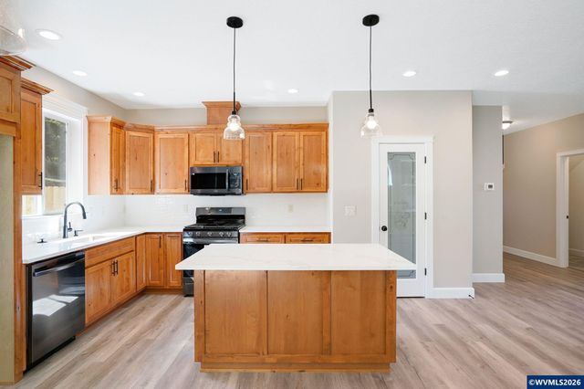 160 Salem Heights Av S, Salem, OR 97302