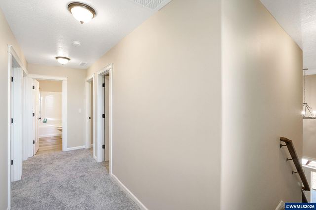 160 Salem Heights Av S, Salem, OR 97302