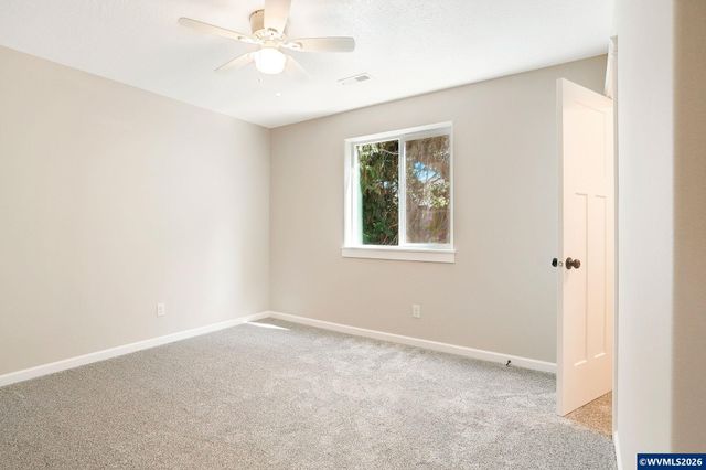 160 Salem Heights Av S, Salem, OR 97302