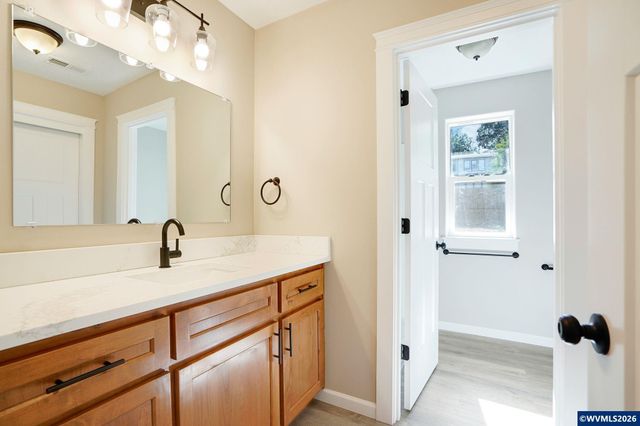 160 Salem Heights Av S, Salem, OR 97302