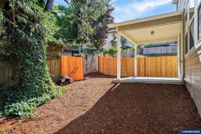 160 Salem Heights Av S, Salem, OR 97302