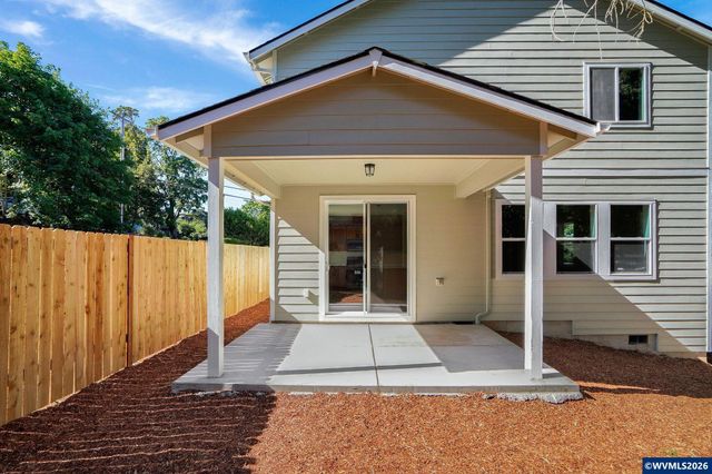 160 Salem Heights Av S, Salem, OR 97302