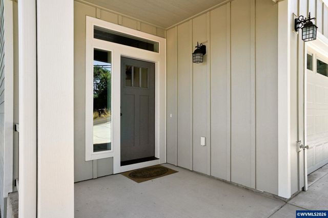 160 Salem Heights Av S, Salem, OR 97302