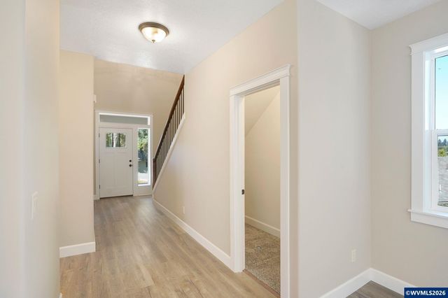 160 Salem Heights Av S, Salem, OR 97302