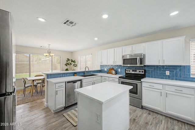 1333 W KINGBIRD Drive, Chandler, AZ 85286