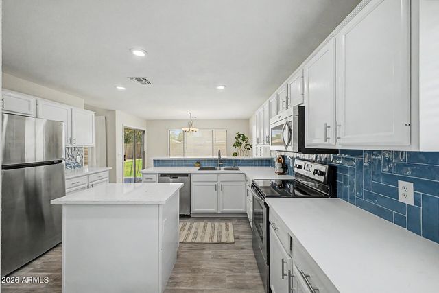 1333 W KINGBIRD Drive, Chandler, AZ 85286