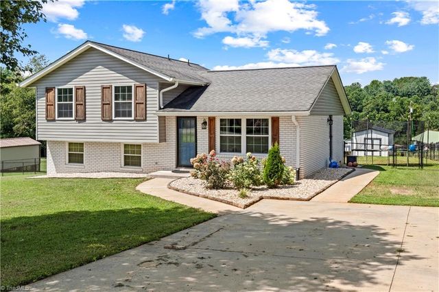 274 Dixie Hill Road, North Wilkesboro, NC 28659