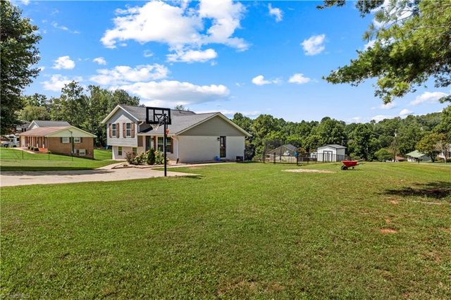274 Dixie Hill Road, North Wilkesboro, NC 28659