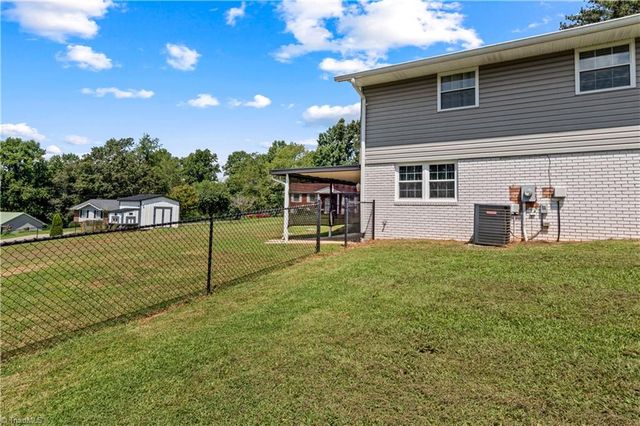 274 Dixie Hill Road, North Wilkesboro, NC 28659