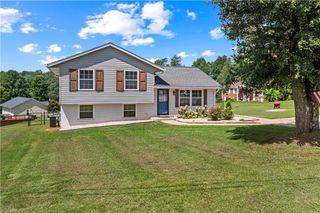274 Dixie Hill Road, North Wilkesboro, NC 28659