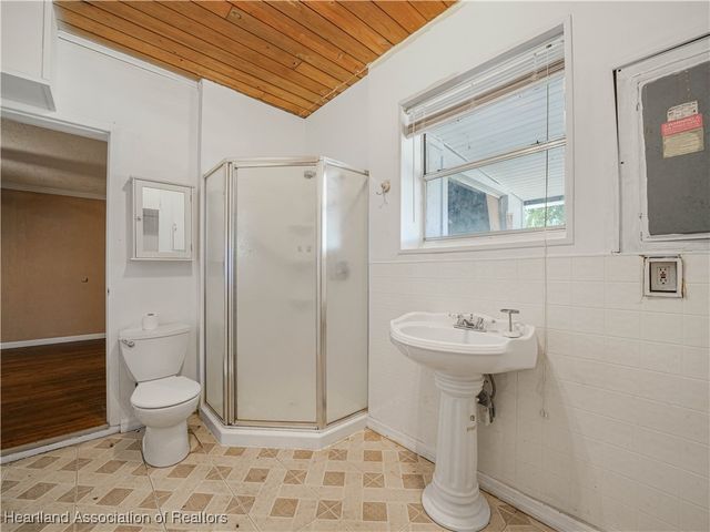 1335 Glenwood Avenue, Sebring, FL 33870