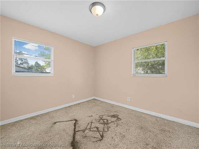 1335 Glenwood Avenue, Sebring, FL 33870