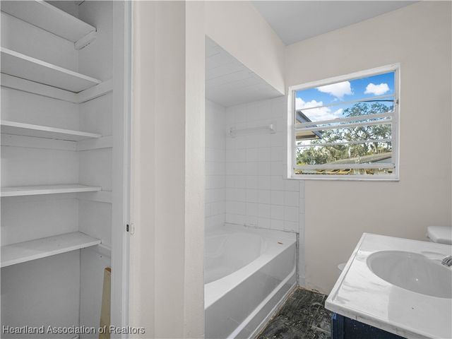 1335 Glenwood Avenue, Sebring, FL 33870