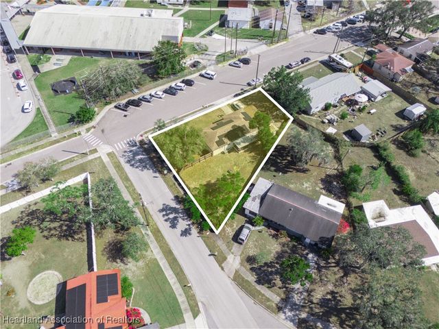 1335 Glenwood Avenue, Sebring, FL 33870