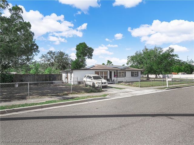 1335 Glenwood Avenue, Sebring, FL 33870