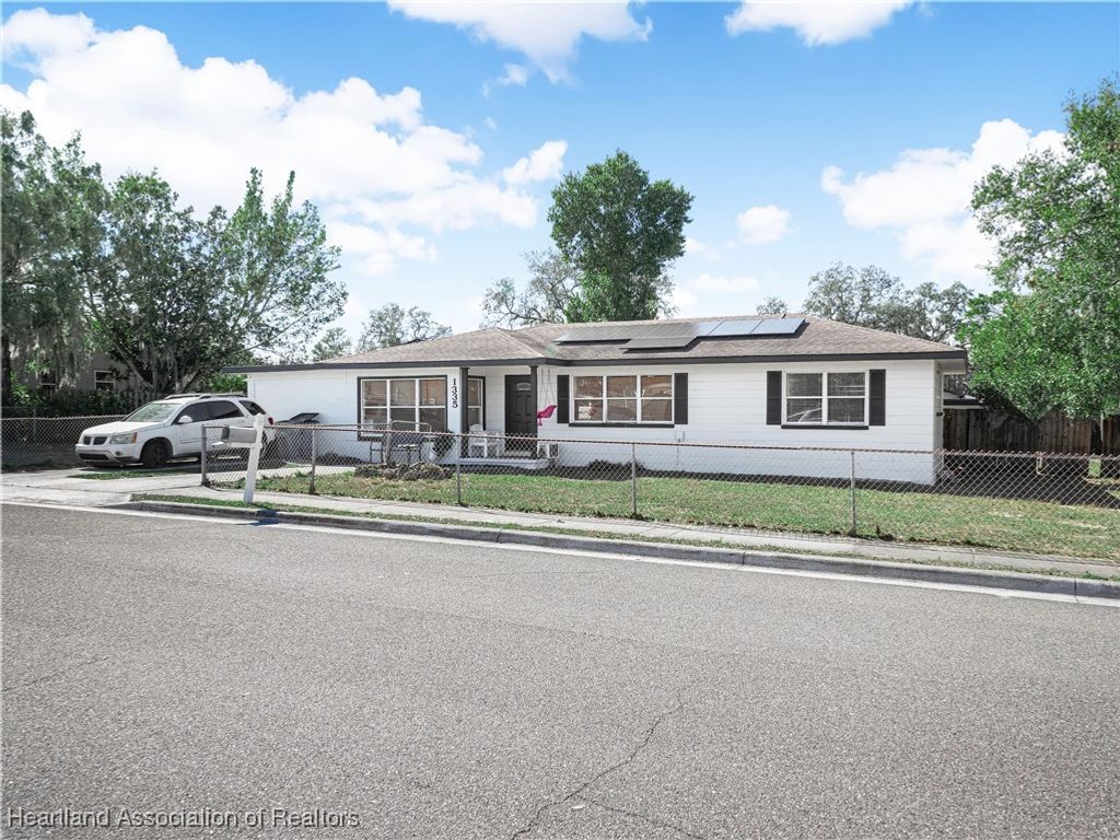 1335 Glenwood Avenue, Sebring, FL 33870