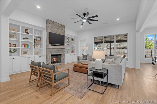 5327 E 124th Place S, Bixby, OK 74008