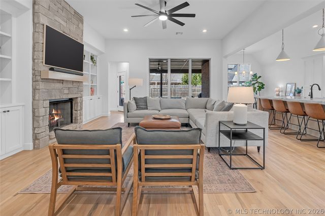 5327 E 124th Place S, Bixby, OK 74008