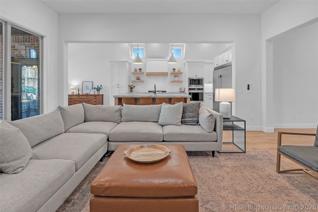 5327 E 124th Place S, Bixby, OK 74008