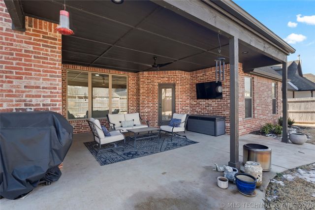 5327 E 124th Place S, Bixby, OK 74008