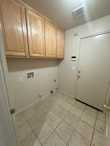 6541 Brook Hollow Cir, Stockton, CA 95219
