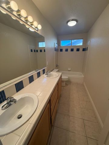 6541 Brook Hollow Cir, Stockton, CA 95219