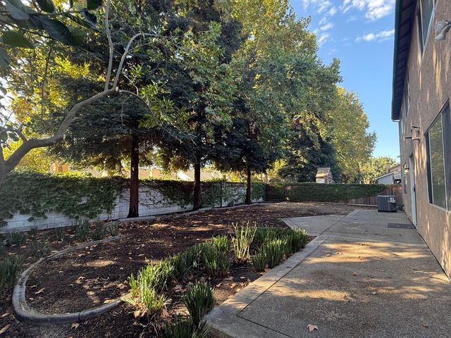 6541 Brook Hollow Cir, Stockton, CA 95219