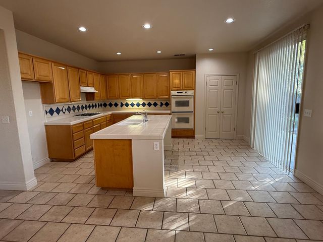 6541 Brook Hollow Cir, Stockton, CA 95219