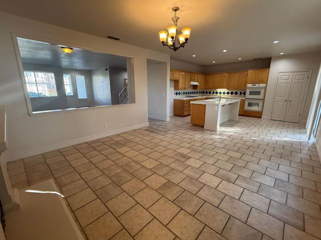 6541 Brook Hollow Cir, Stockton, CA 95219