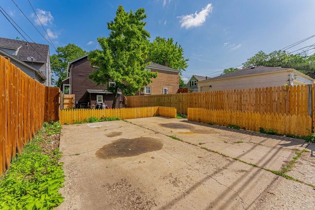 1914 Foster Street, Evanston, IL 60201