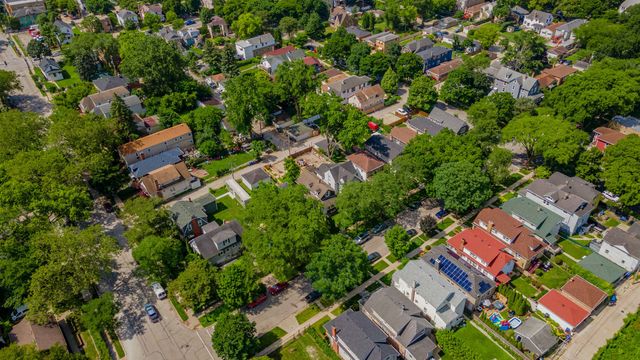 1914 Foster Street, Evanston, IL 60201