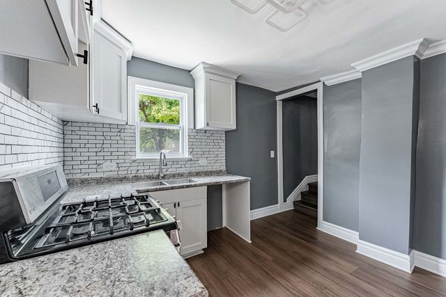 1914 Foster Street, Evanston, IL 60201